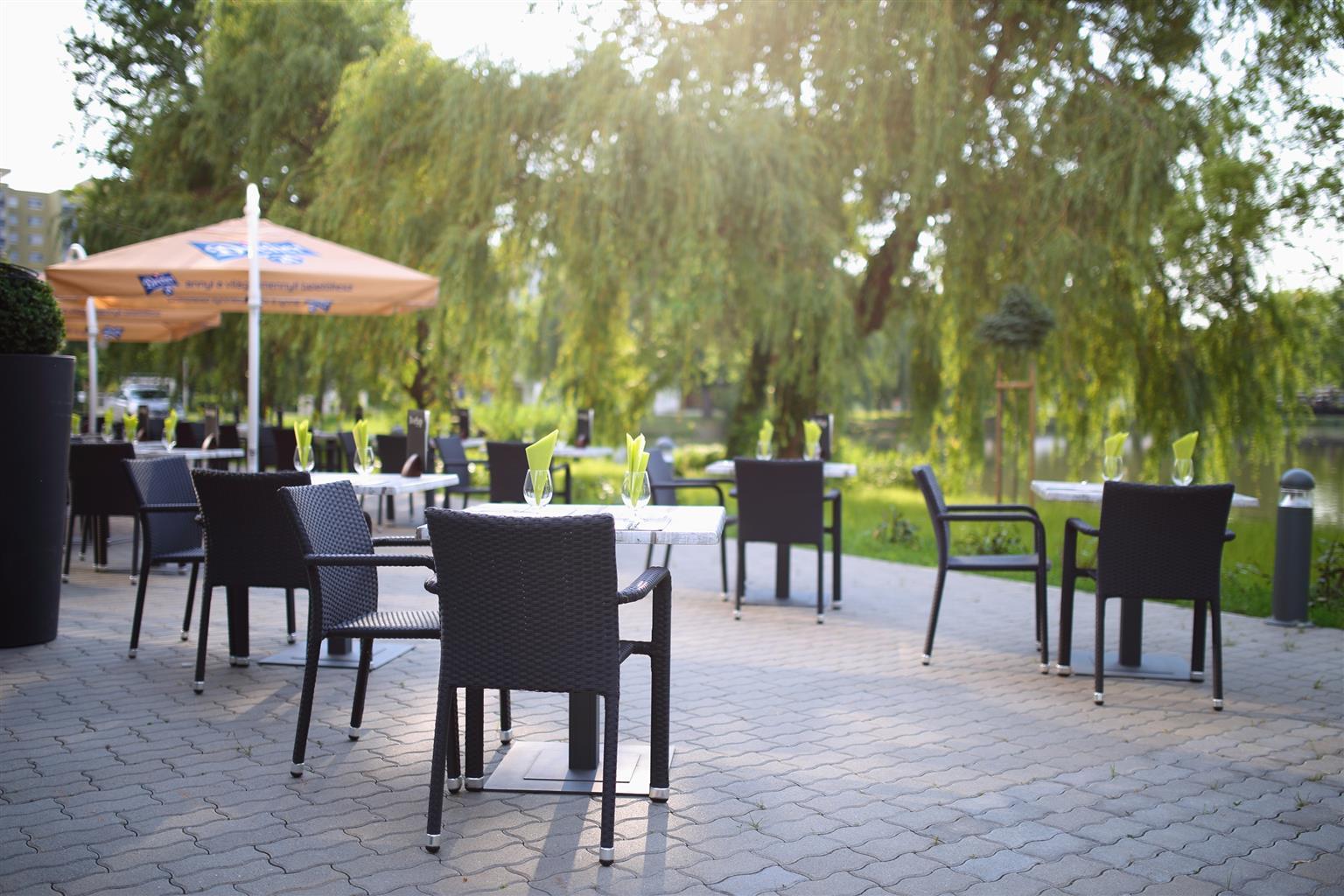 Best Western Plus Lakeside Hotel Székesfehérvár Exterior foto